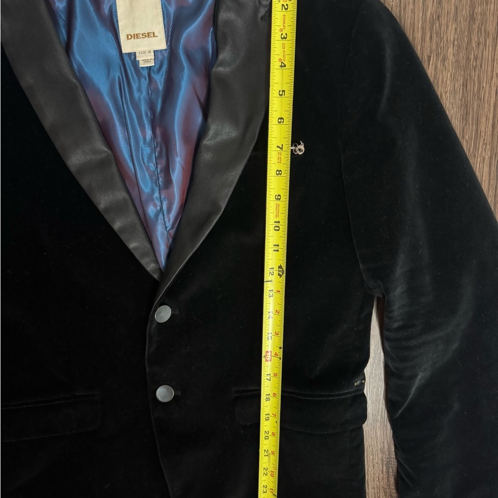Men's Diesel Velvet Tuxedo Jacket Sportcoat
Black velvet Size Medium - Picture 10 of 14